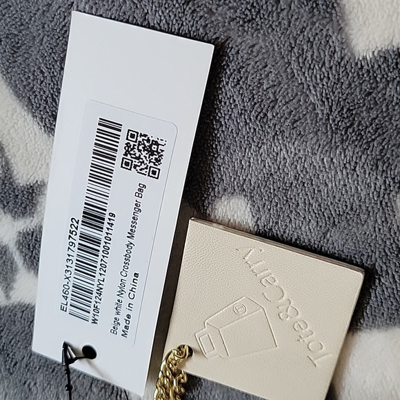 Tote & Carry NWT Beige White Quilted Nylon Crossbody Messenger Bag - Picture 6 of 15